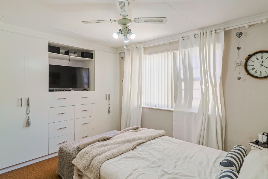 5 Bedroom Property for Sale in Gansbaai Central Western Cape